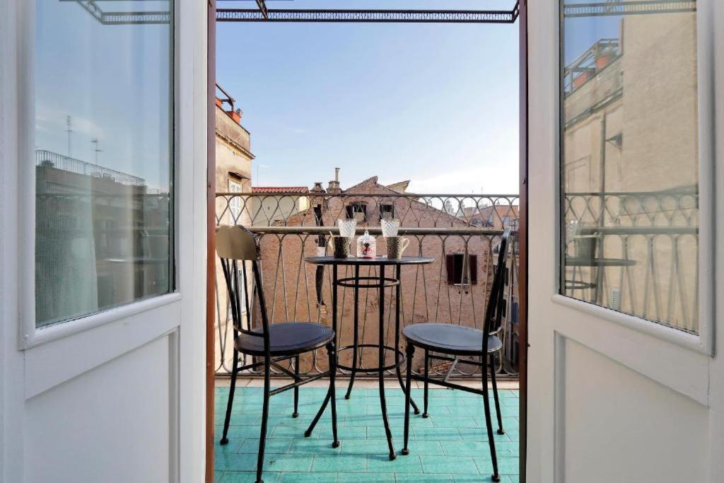 Boutique Suites Della Croce Roma Exterior foto